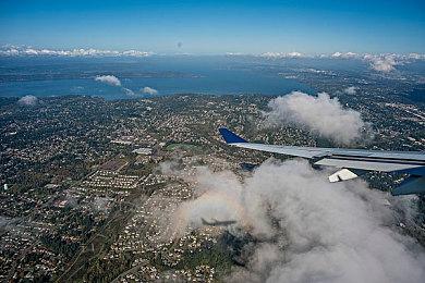 国外老师用学校4K屏玩《极限竞速：地平线5》 Xbox官方回复调侃